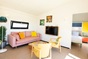 Das Wohnzimmer des behindertengerechtes Ferienhauses fr 4 Personen in Callantsoog und Holland